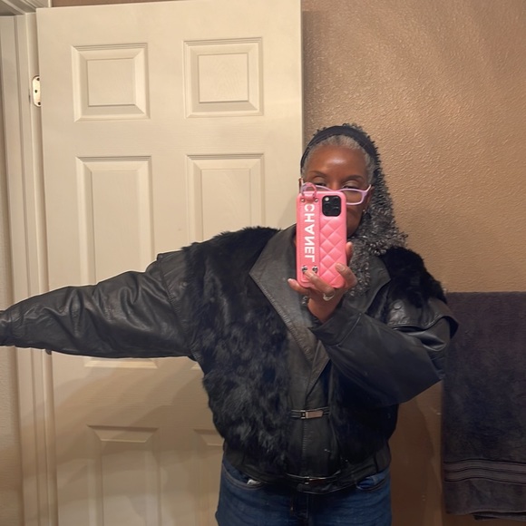 Wilsons black leather & rabbit fur vtg 80’s jacket size medium bat wing sleeves - Picture 4 of 14